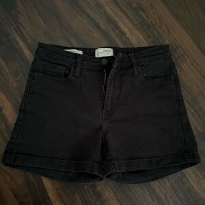 Universal Thread Women's Black Denim Shorts - Size 7/28R